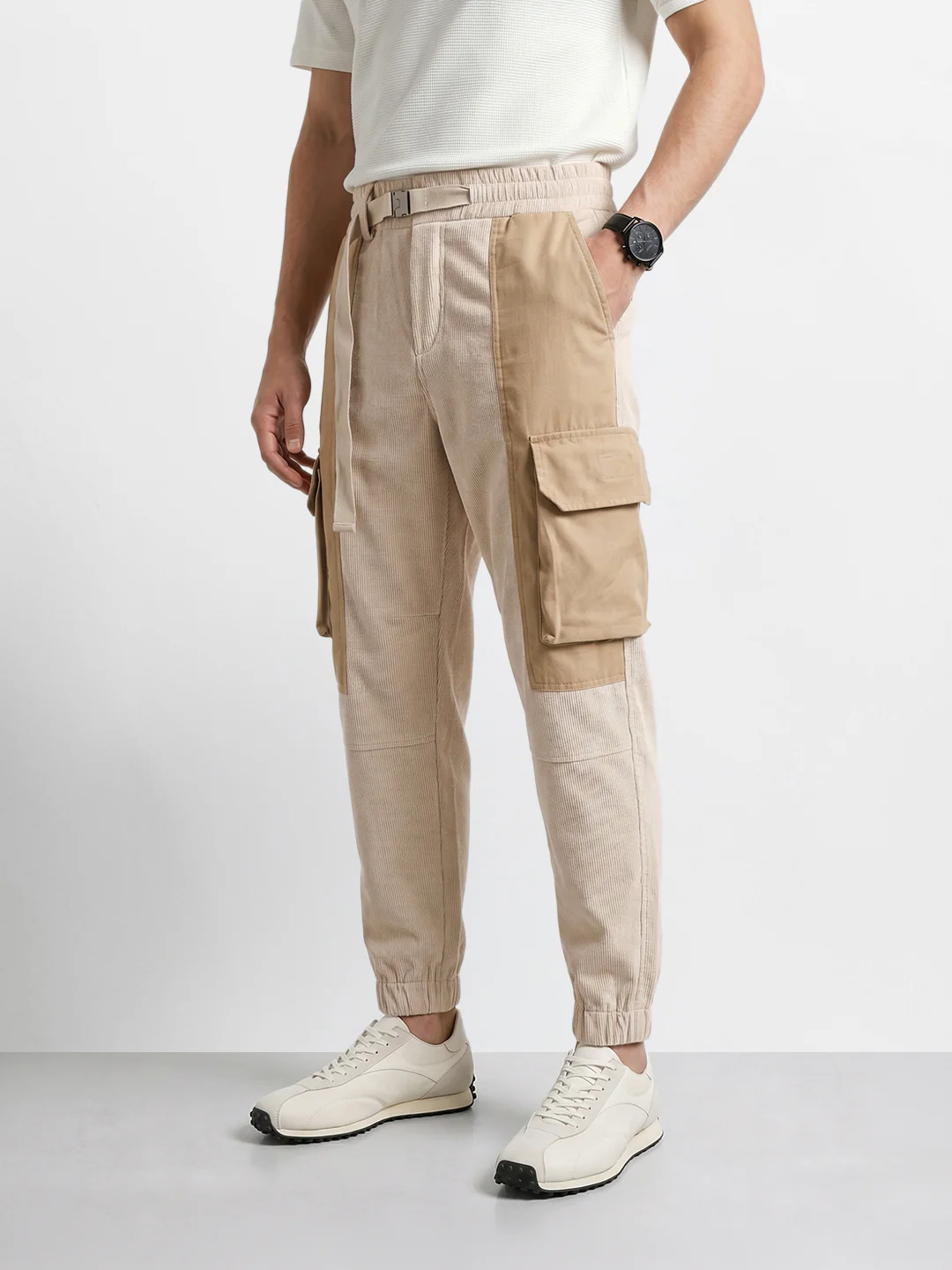 Men's White Loose Tapered Fit Solid Casual Jogger - Image 4