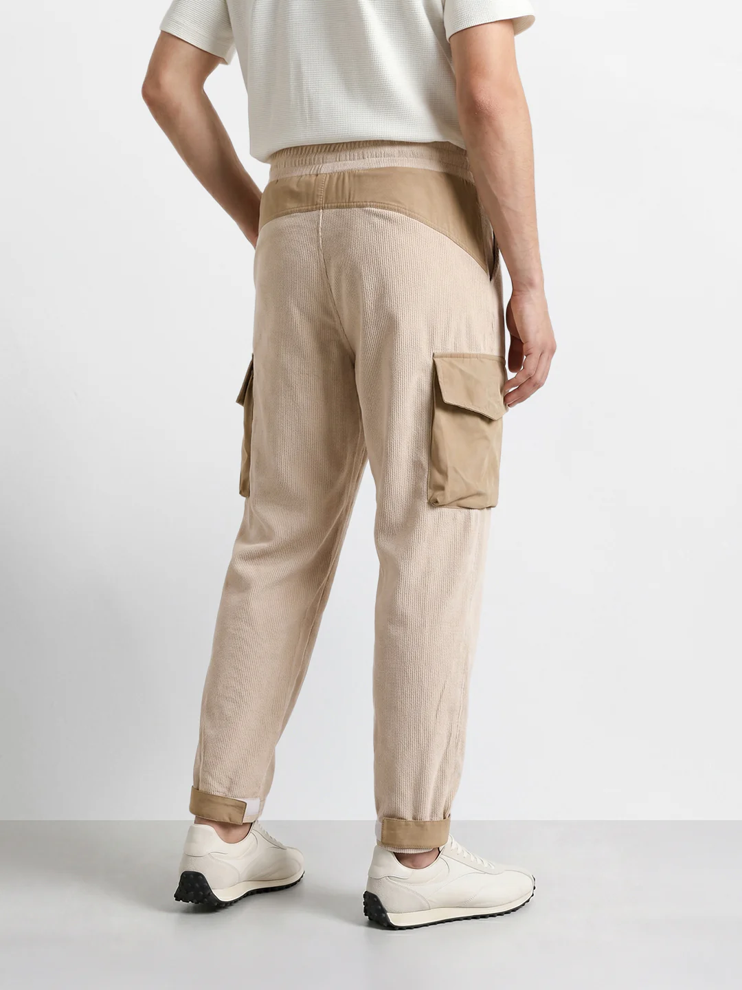 Men's White Loose Tapered Fit Solid Casual Jogger - Image 5