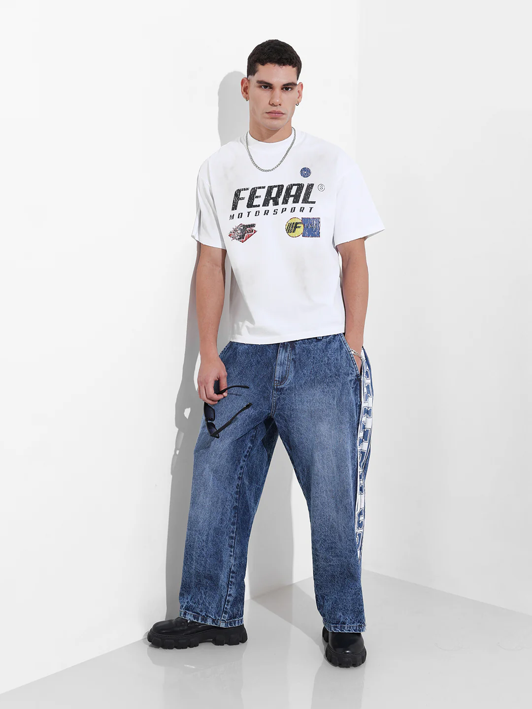 Men's White Relaxed Fit Graphic Printed 240 GSM Street Wear T-Shirt - Image 3