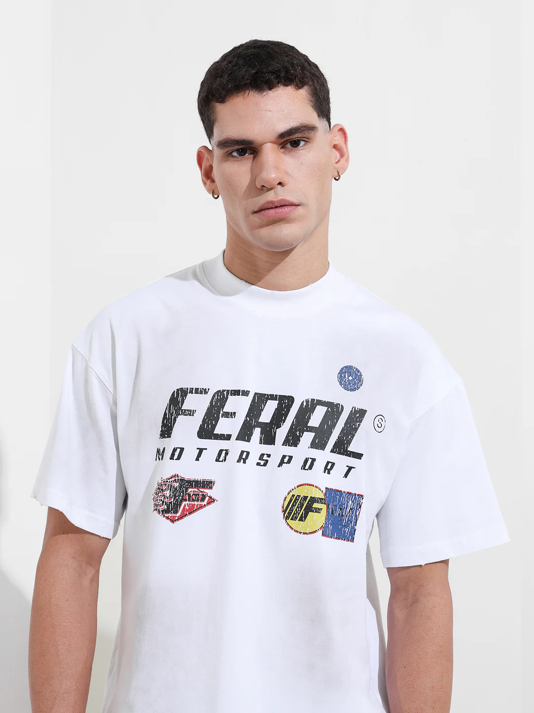 Men's White Relaxed Fit Graphic Printed 240 GSM Street Wear T-Shirt - Image 4