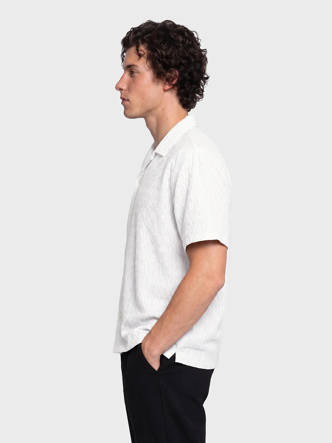 Men's White Relaxed Fit Solid Casual Shirt - Image 4