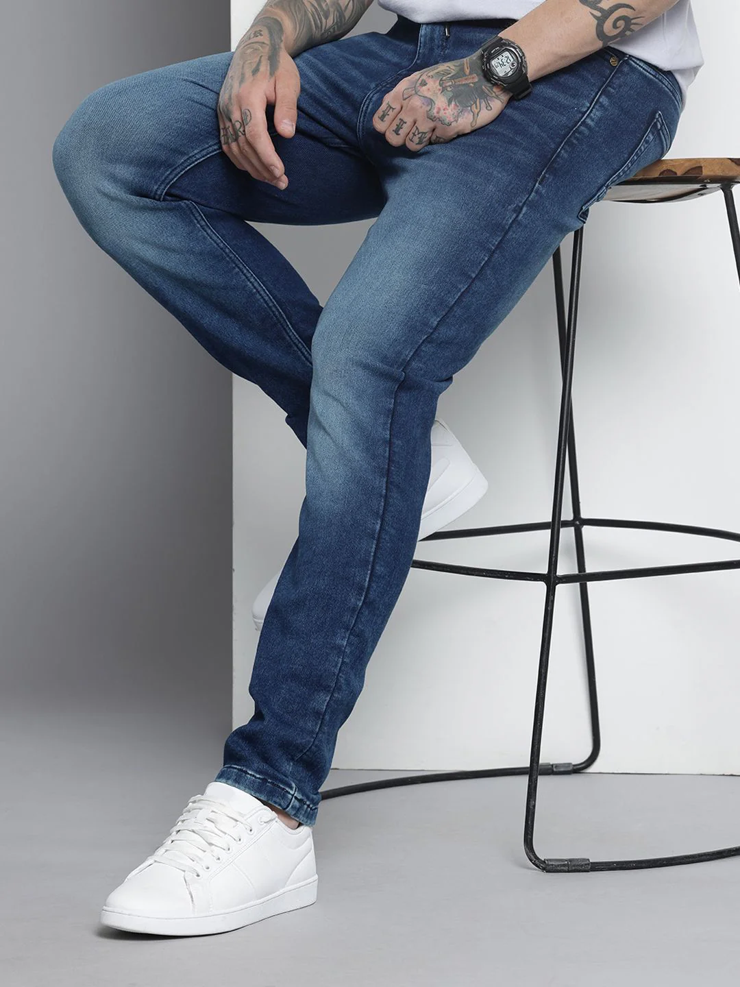Men's Dark Blue Regular Fit Solid Casual Jeans
