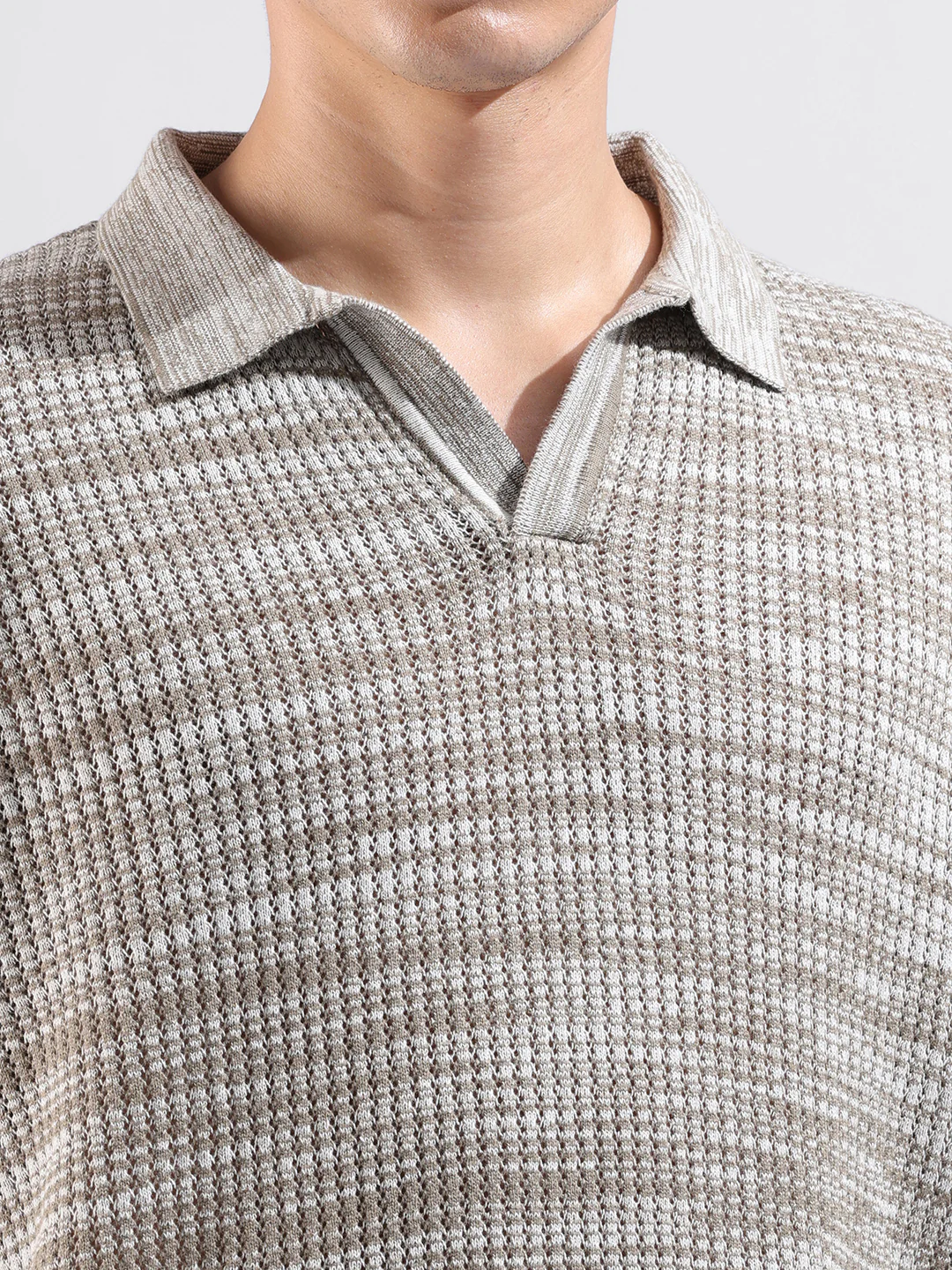 Men's Beige Oversized Fit Solid Flat Knit Polo Polo T-Shirt - Image 3
