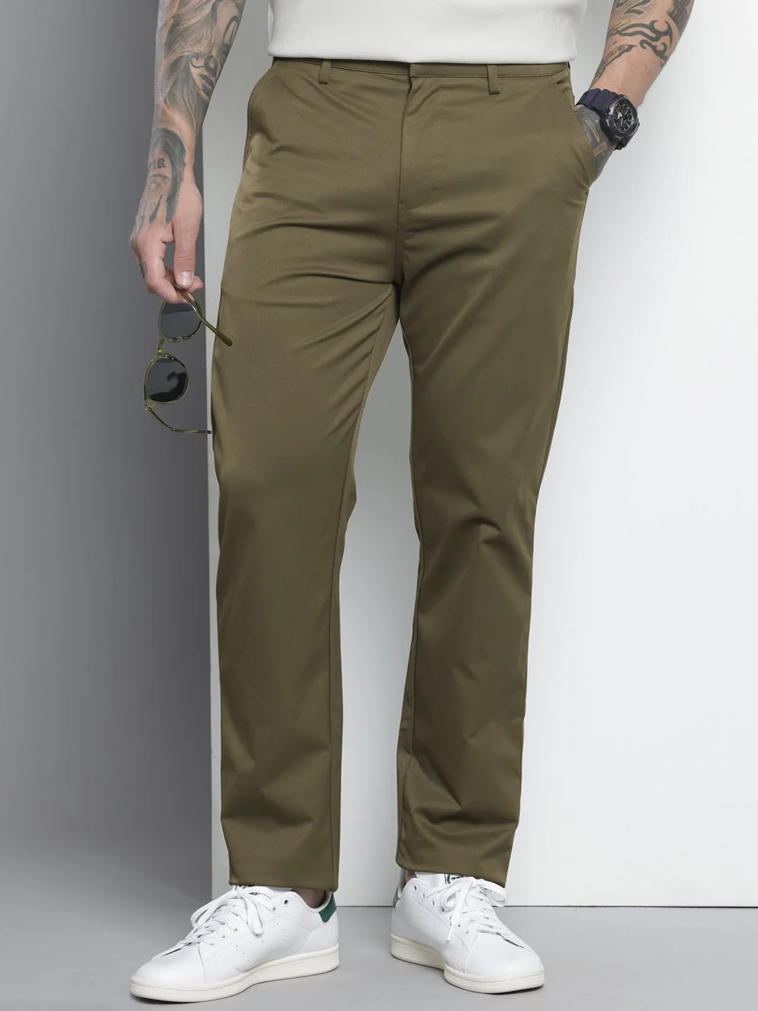 Men's Olive Regular Fit Solid Casual Trouser