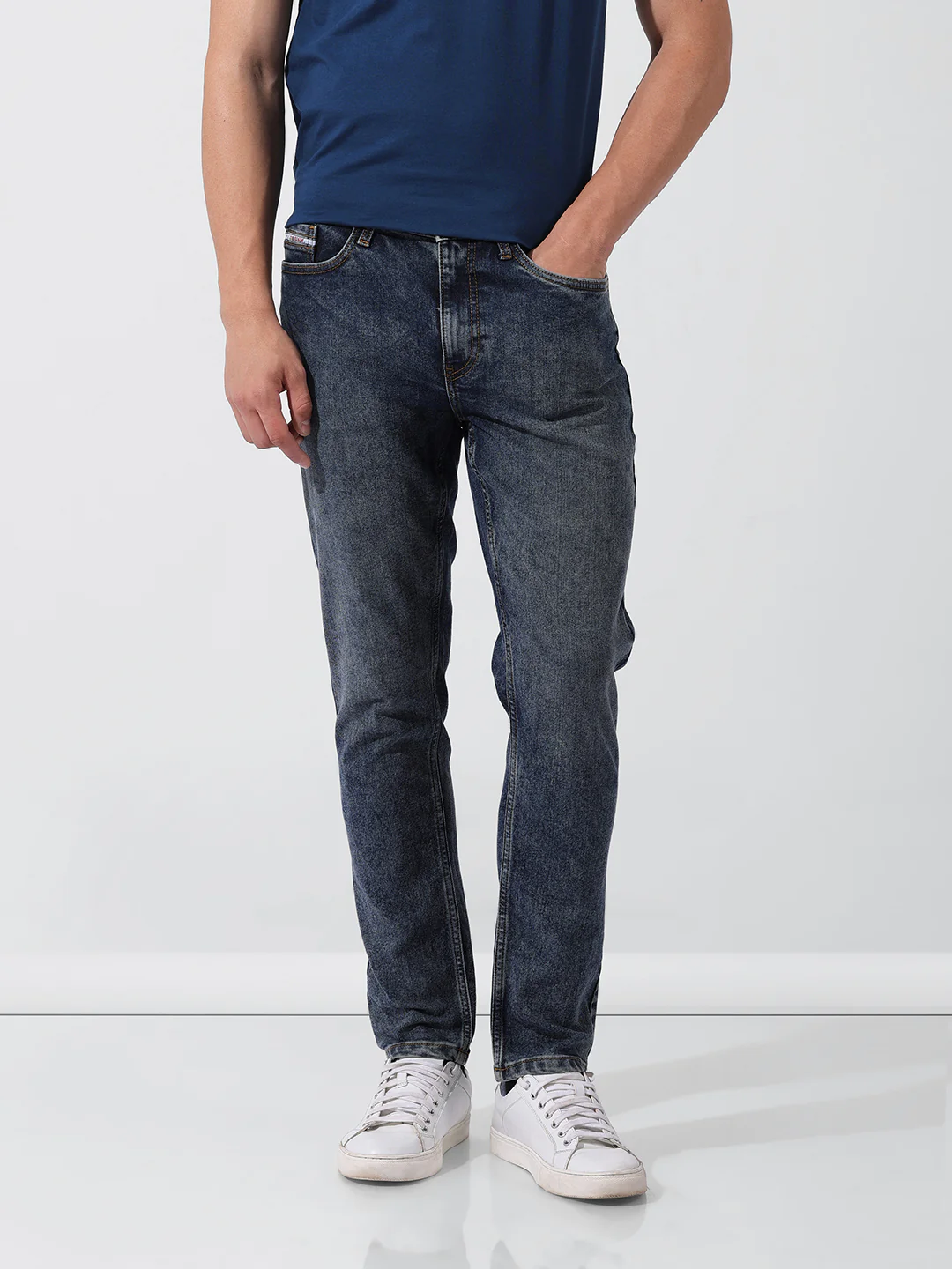 Men's Blue Slim Fit Solid Casual Jeans
