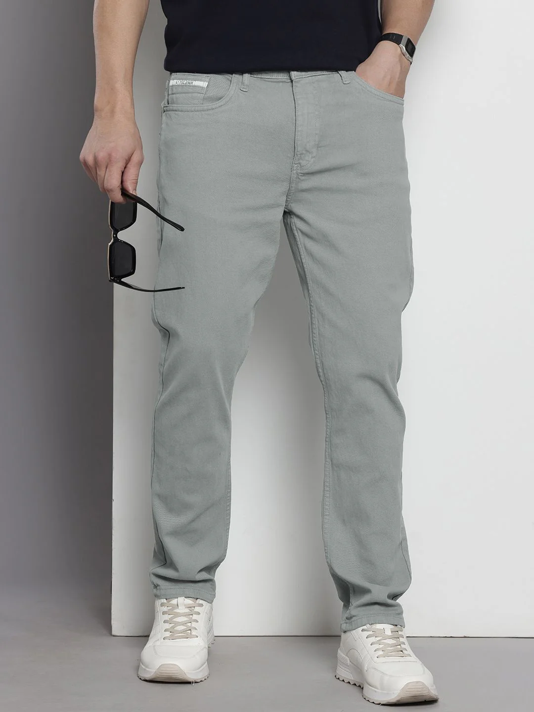 Men's Grey Slim Fit Solid Casual Jeans
