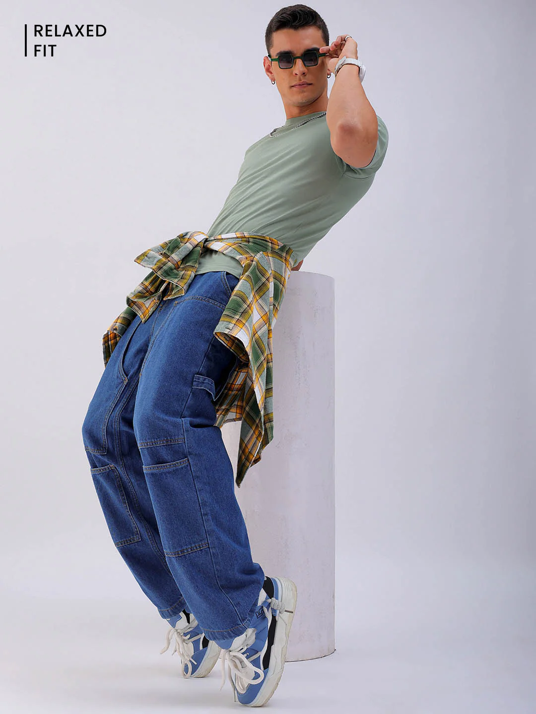 Men's Blue Relaxed Fit Solid Utility Jeans